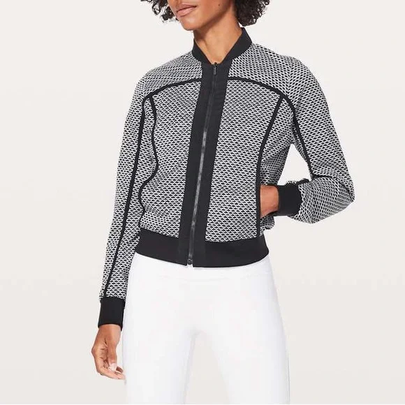 Lululemon Bomb Around Jacket *Reversible
Monochromic Black / Black Size 12 - Picture 3 of 12
